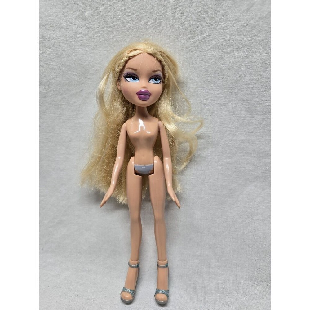 MGA Bratz passion 4 fashion cloe Nude With Shoes